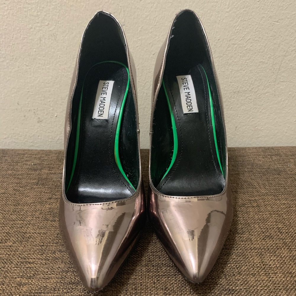 Steve Madden Gunmetal Metallic Pumps